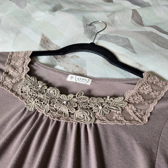 Axes Femme Lace Pullover Shirt - Picture 2 of 3